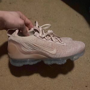 Women’s Nike Vapor max shoes pink